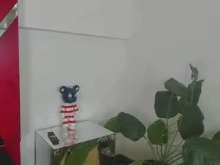 Saskyaht  live sex cam