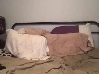 Traphouseluv2  live sex cam