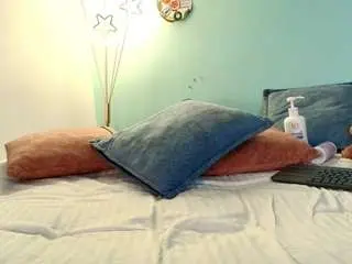 Cinderella-jackson  live sex cam