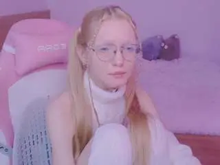 Cut1ecut1e  live sex cam