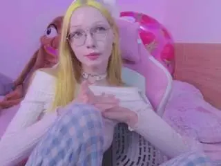 Cut1ecut1e  live sex cam