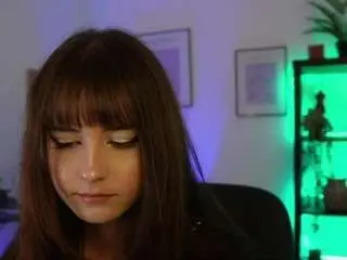 Ellayoung18  live sex cam