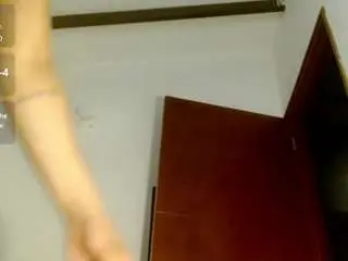 Emmy-capland  live sex cam