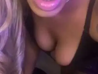Rayemillian  live sex cam