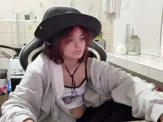 Nadinecranson  live sex cam