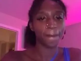 Nahstyluscious  live sex cam
