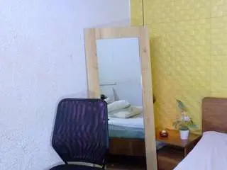 Naomhy  live sex cam