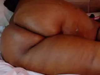 Naomhy  live sex cam