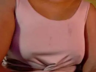 Naomhy  live sex cam