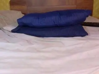 Naomhy  live sex cam