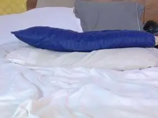 Naomhy  live sex cam