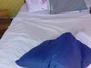 Naomhy  live sex cam