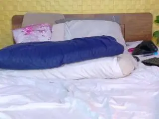 Naomhy  live sex cam