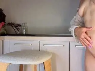 Nikki-milk  live sex cam