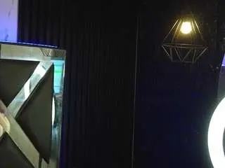 Charlottee-4  live sex cam