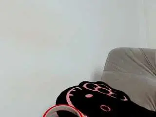 Kittyeyess  live sex cam