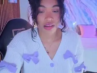 Penelope-tay  live sex cam