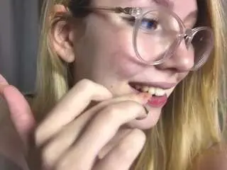 Honeyaudrey  live sex cam