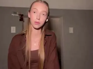 Laraethurrell  live sex cam