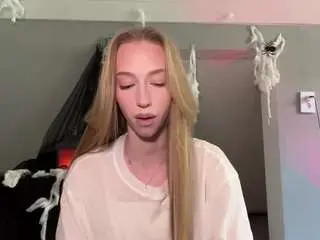Laraethurrell  live sex cam