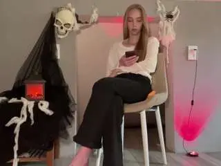 Laraethurrell  live sex cam