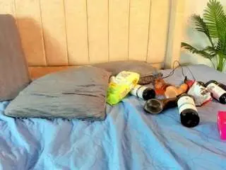 Monthblack  live sex cam