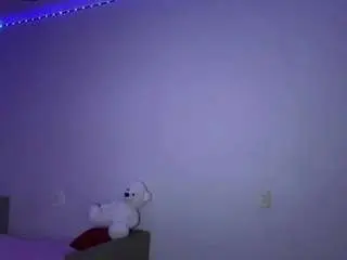 Nessyhereismessy  live sex cam