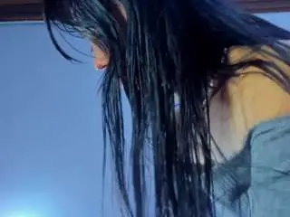 Amykolbold33  live sex cam
