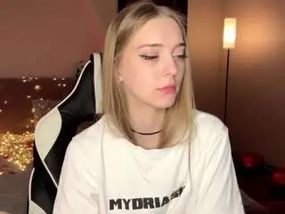 Daniaoetzel  live sex cam