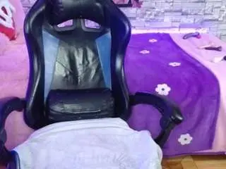 Jhuliahillss  live sex cam