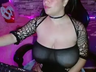 Jhuliahillss  live sex cam