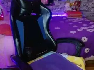 Jhuliahillss  live sex cam