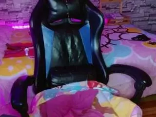 Jhuliahillss  live sex cam