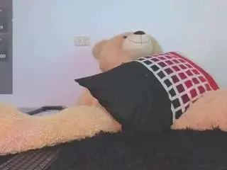 Lucytaylor1  live sex cam