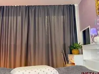 Blushmikki  live sex cam