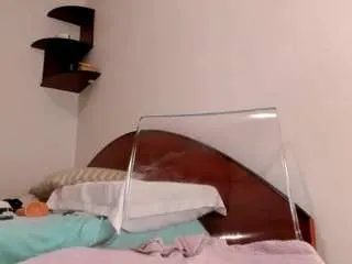 Lexisquirt  live sex cam