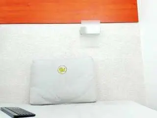 Aliicee-green  live sex cam