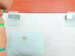 Aliicee-green  live sex cam