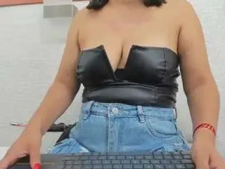 Aliicee-green  live sex cam