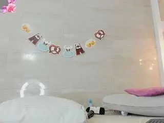 Aliicee-green  live sex cam