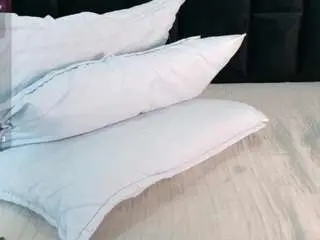 Kinkyhousewifee  live sex cam