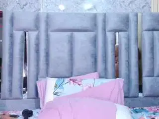 Kinkyhousewifee  live sex cam