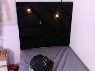 Kinkyhousewifee  live sex cam