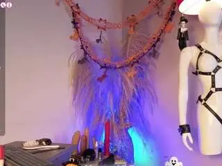 Connie-cutee  live sex cam