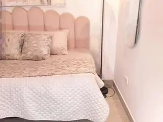 Shary-leon  live sex cam