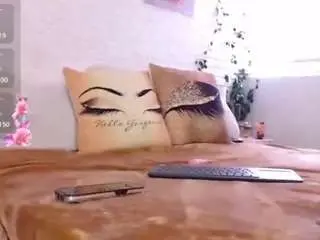 Holly-t  live sex cam