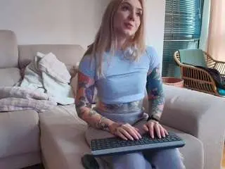 Tattoobbgirl  live sex cam