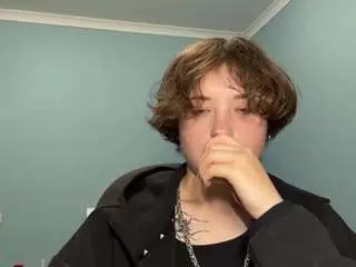 Adrienemartire  live sex cam