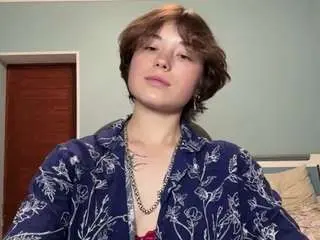 Adrienemartire  live sex cam