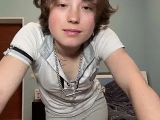 Adrienemartire  live sex cam